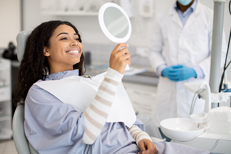 teeth-whitening-mirror